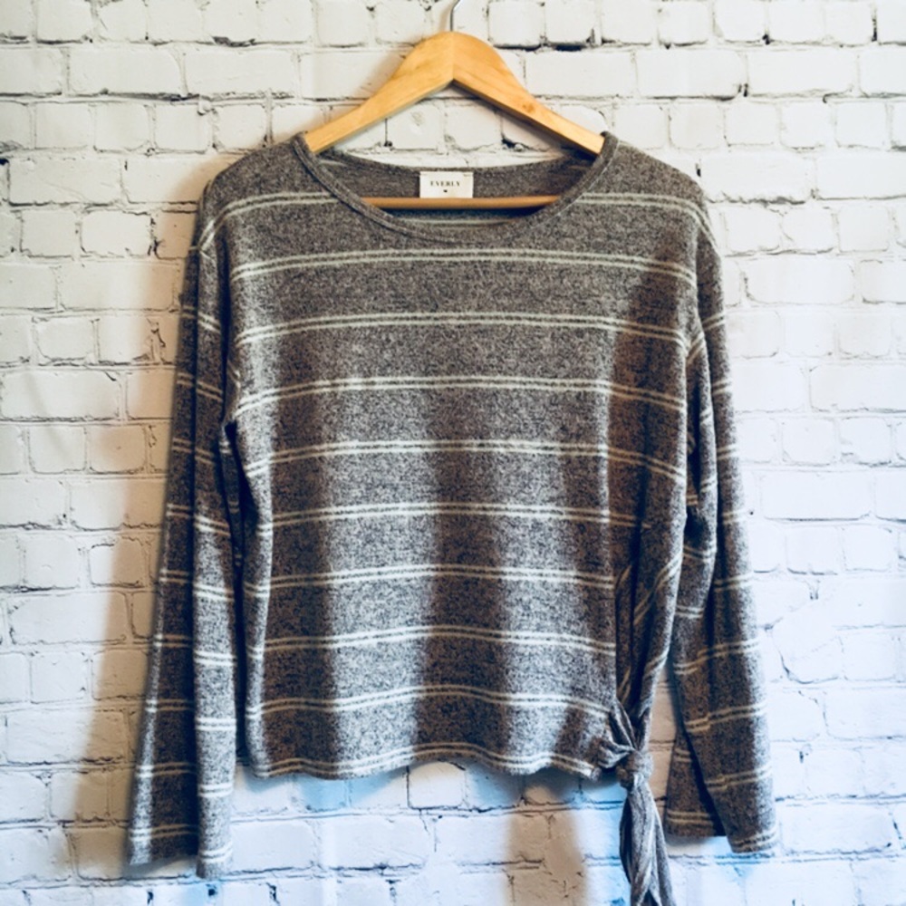 Tie front top